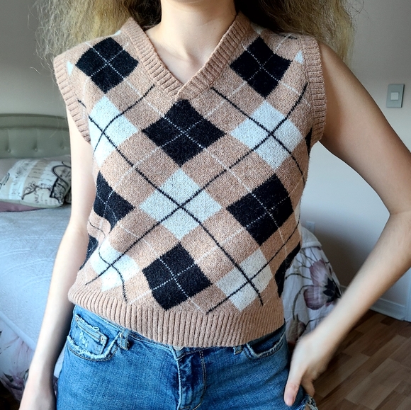 Fashion Nova Brown Checkered Sweater Vest - Picture 5 of 7